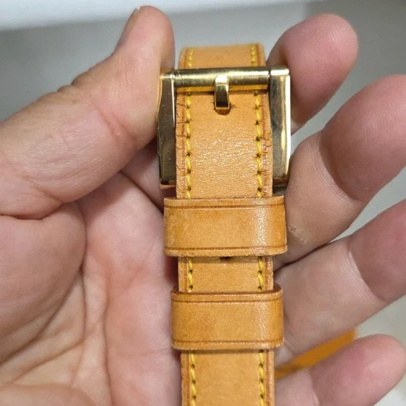 🌷SALE🌷Authentic Louis Vuitton Yellow Vernis 2 compartment Crossbody Bag - Picture 8 of 12